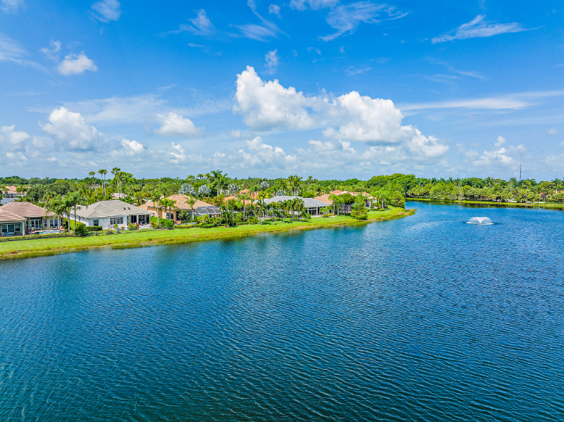 Ibis Lake-Lake Blvd