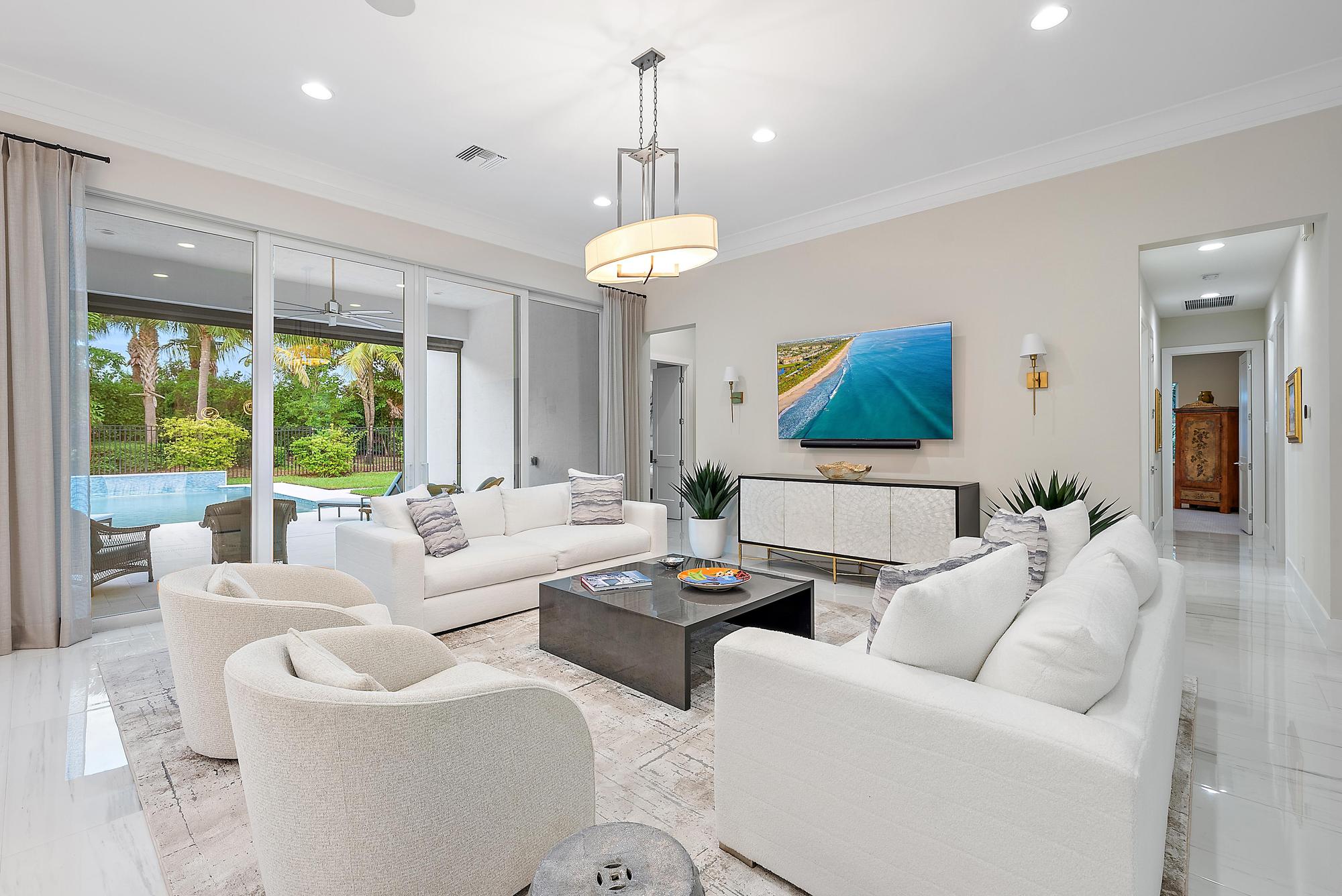 9216 Coral Isles Cir-14